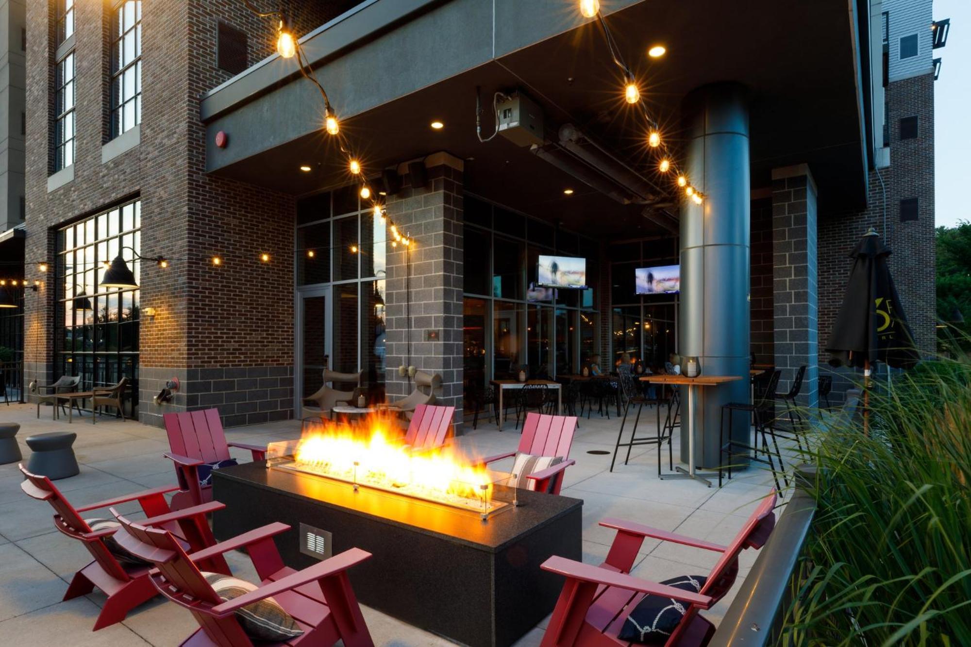 Archer Hotel Boston/Burlington Exteriör bild